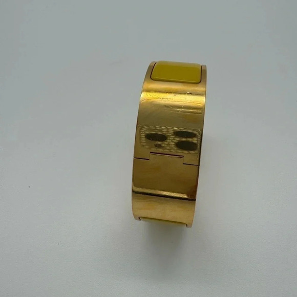 HERMES Click H Bracelet Yellow Gold with Yellow Enamel - Picture 6 of 10